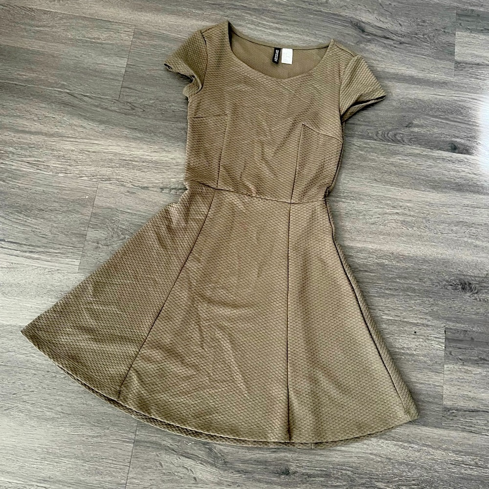 Cute Green baby doll dress worn once in great condition
